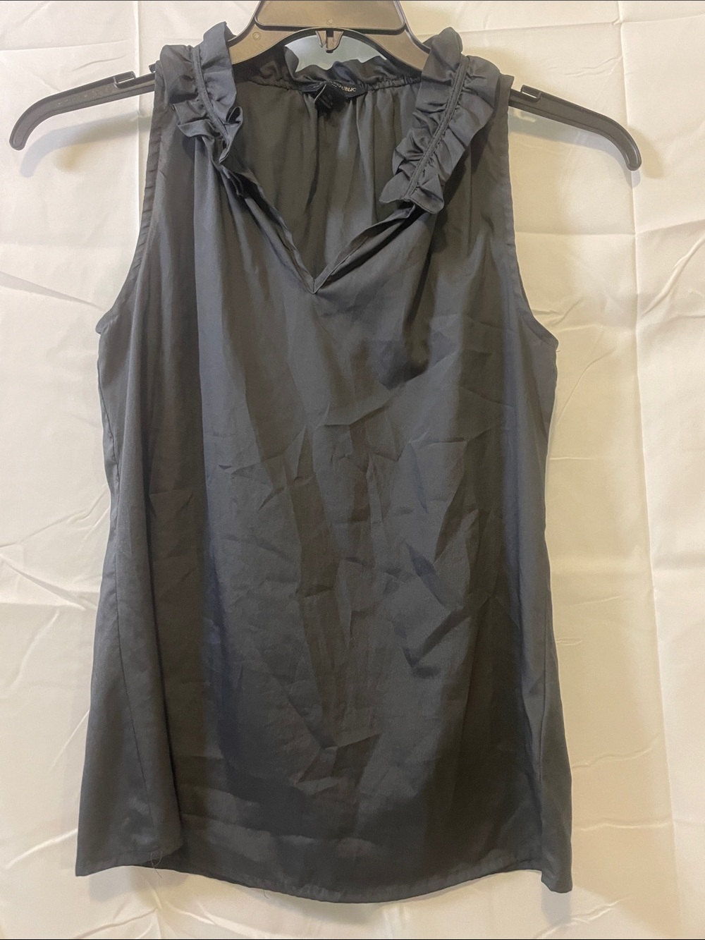 Banana Republic Sleeveless Ruffle V-Neck Top - Black -